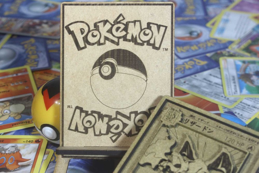 Carta Pokemon Dorada