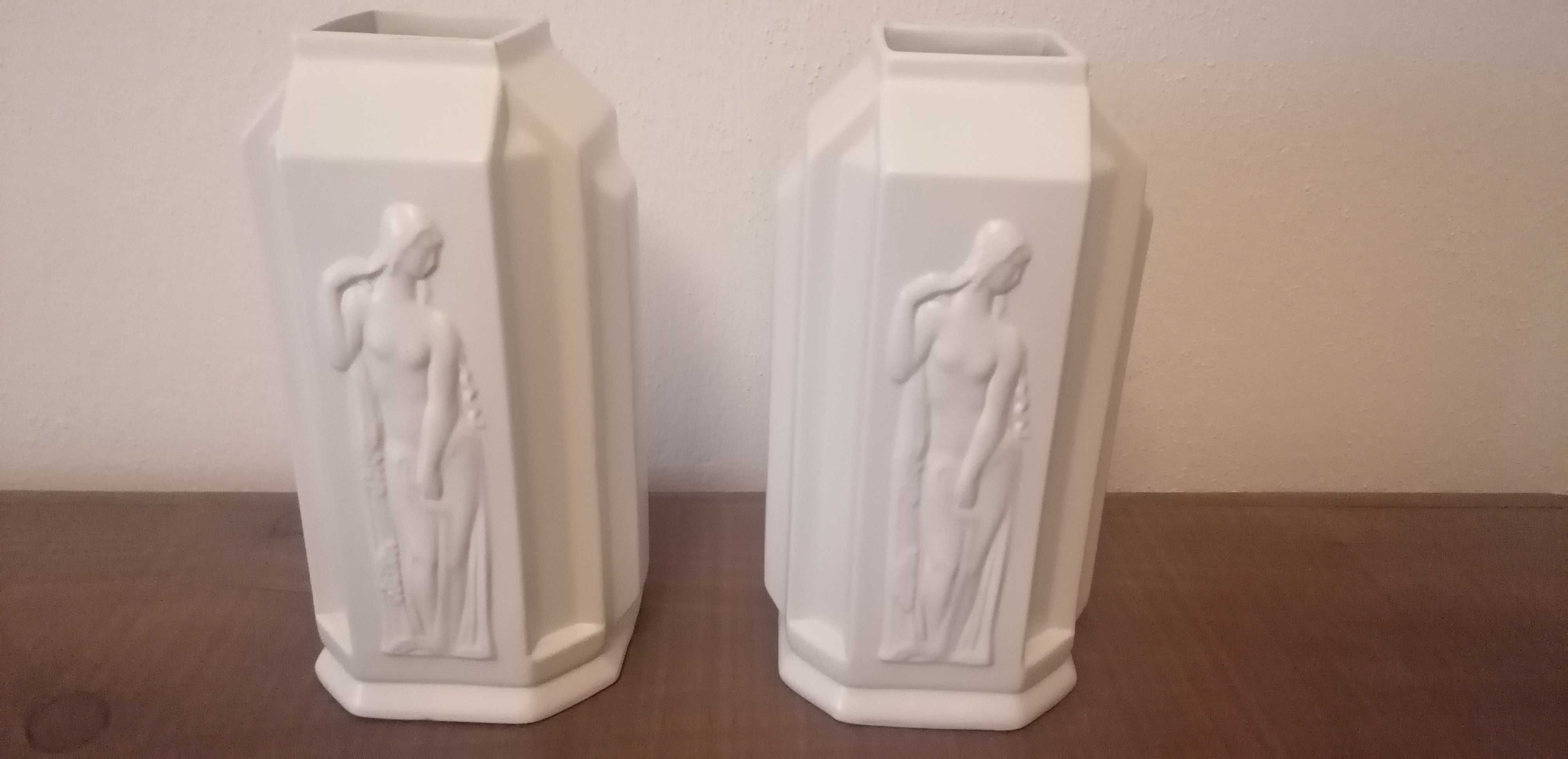 Conjunto de 2 jarras brancas