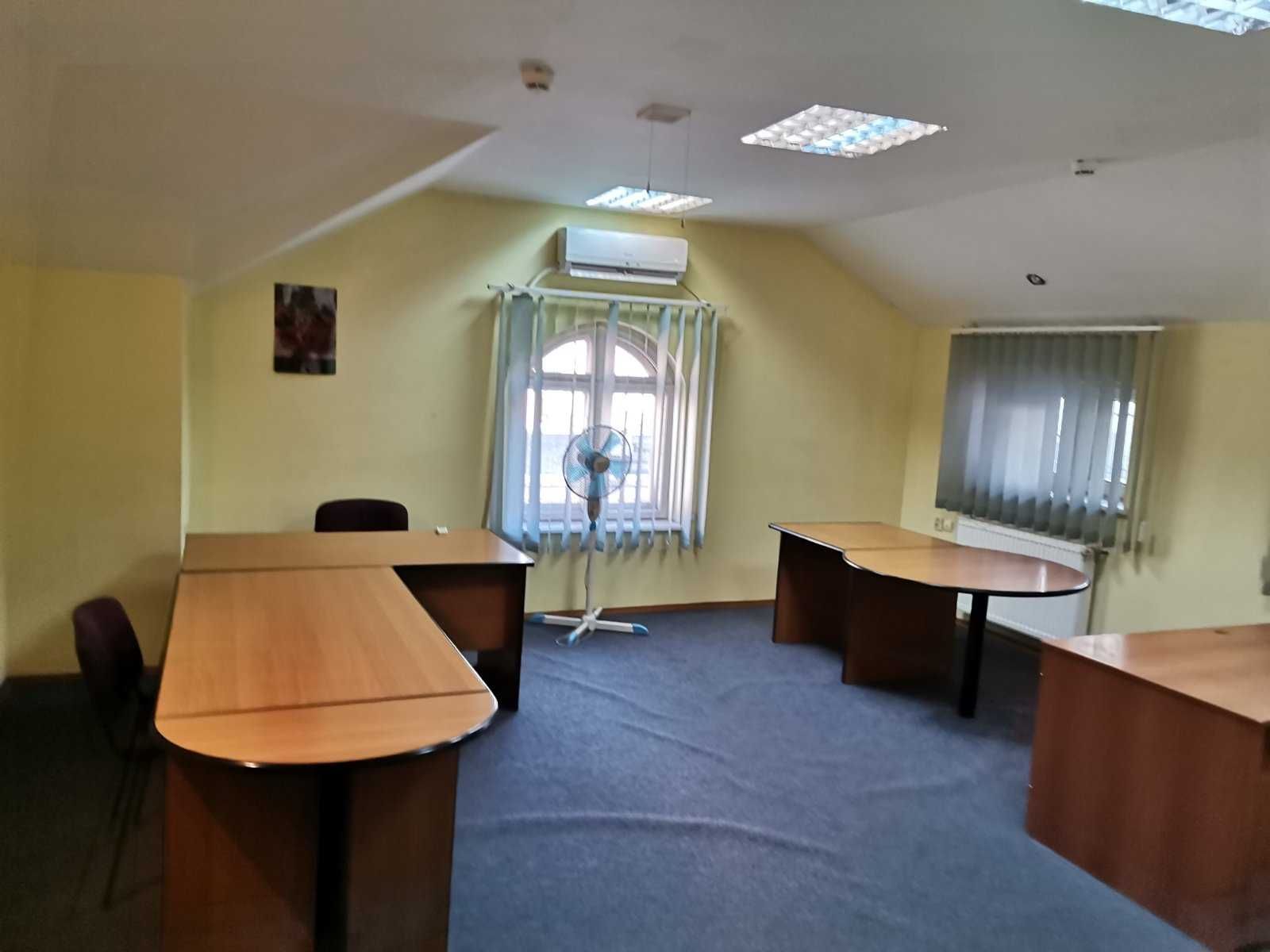 Оренда офісу на вул. Гайдамацька (Заводська). 100кв.м. 3кабінети