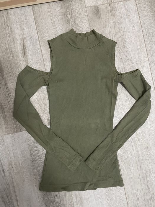 Prążkowana bluzka z odkrytymi ramionami Wassyl rozmiar XS/S