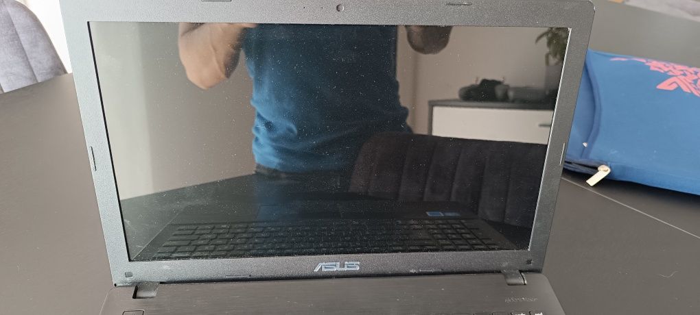 Portátil ASUS com mala de transporte