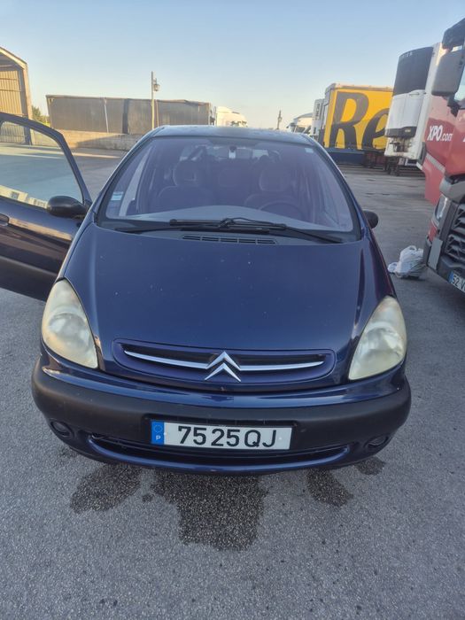 900 euros carro top. Motor cabio top.