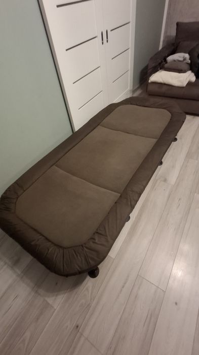 Duże łóżko karpiowe NGT ze śpiworem