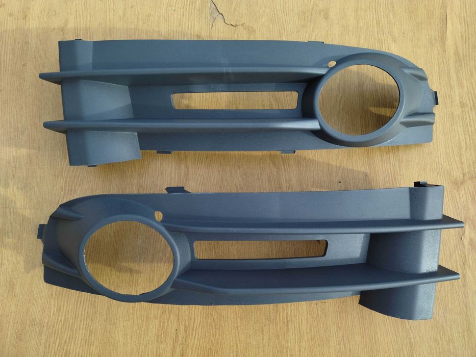 Туманка противотуманка галогенка 04-10 рр решетка в бампер Кадди caddy