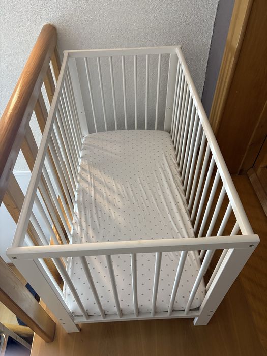 Łóżeczko dziecięce z materacem (60x120), komoda + przewijak (+gratisy)