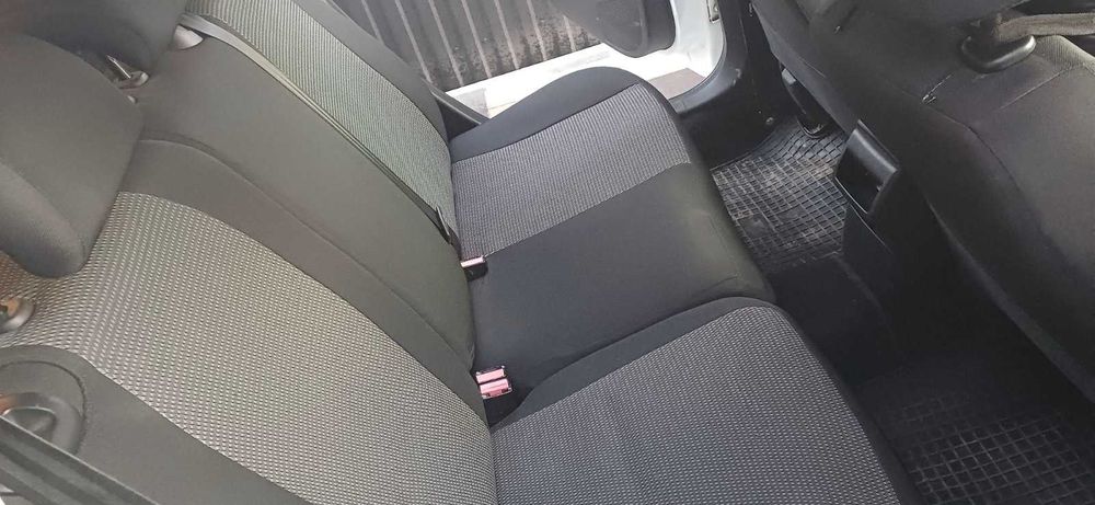 Автомобіль PEUGEOT 308 SW