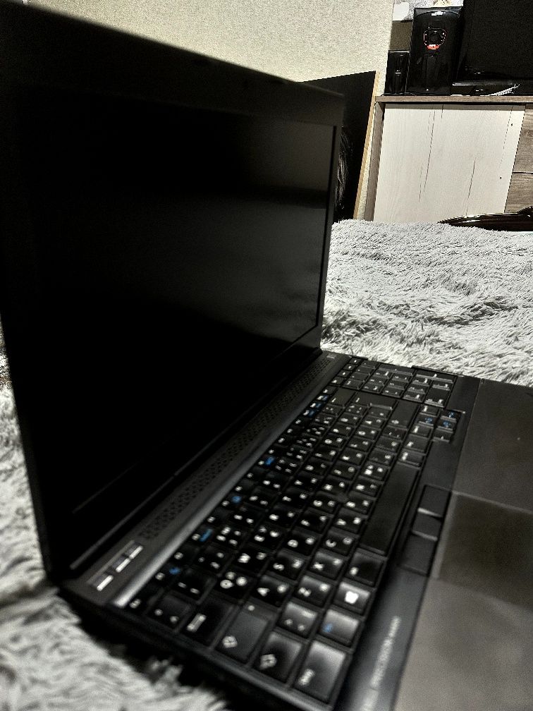 Ноутбук DELL M4800