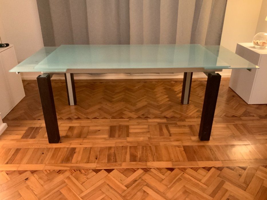 Mesa de vidro extensível