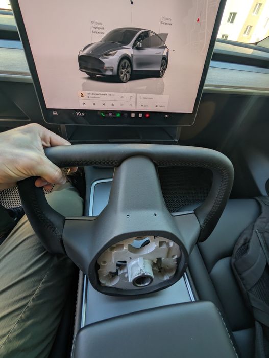 Кермо штурвал Тесла 3/ У yoke з підігрівом