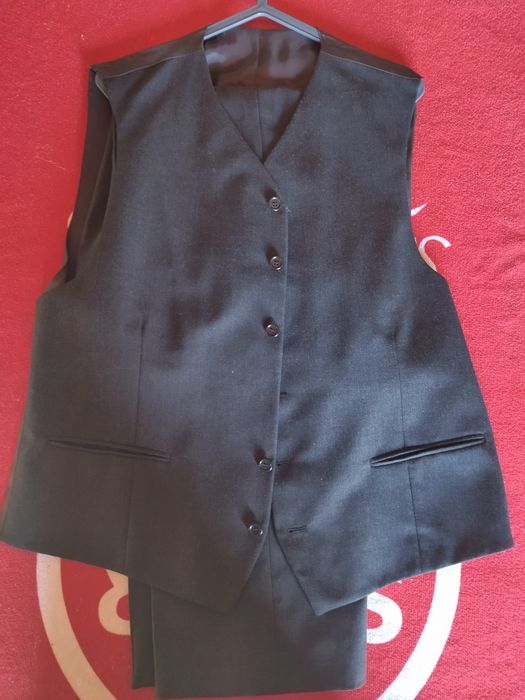 calças de marca semi novas