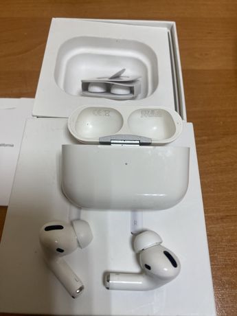 AirPods Pro. Wireless charging Case