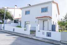 Moradia T5 situada no Aldeamento Bela Vista, Lameira -Alcobaça