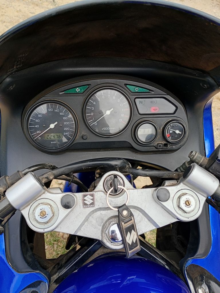 Suzuki GSX 600 F