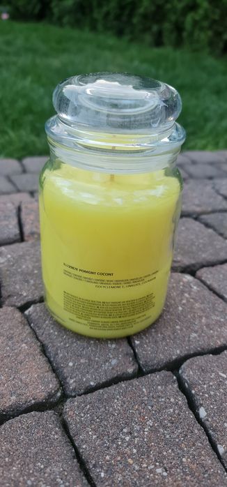 Yankee Candle 538g Pomegranate Coconut