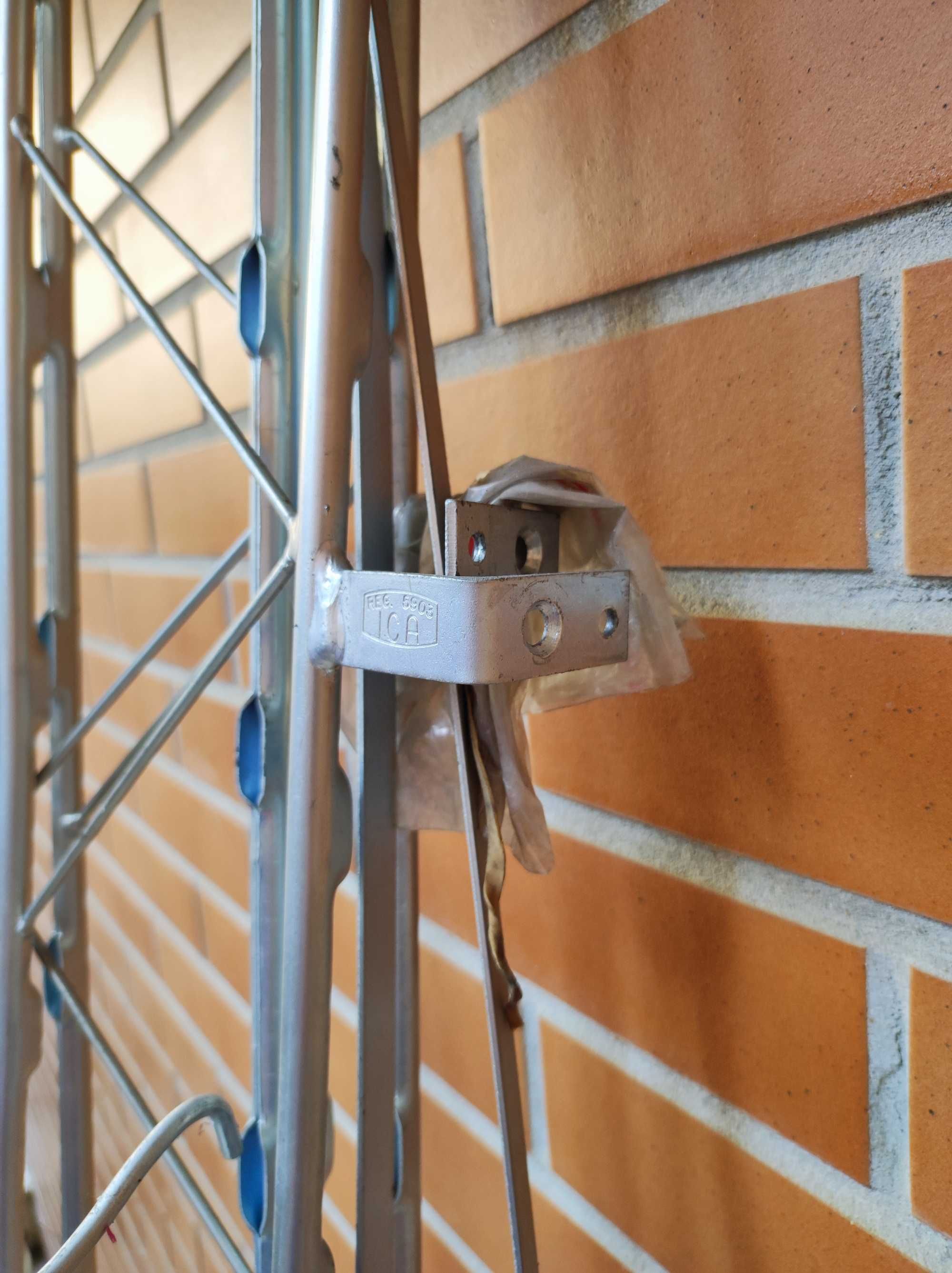 Garrafeira metálica 200 garrafas galvanizada