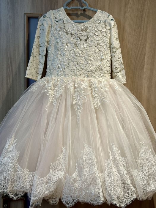 Святкове пишне плаття кольору айворі 116-122