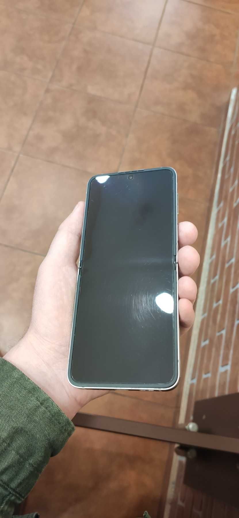Samsung F741B Galaxy Z Flip 6 12/256GB ,Silver EU !!!ВЖИВАНИЙ!!!