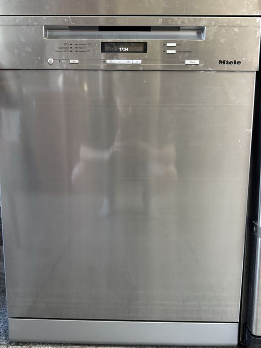 Посудомочная машинка Miele