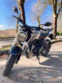 Honda CB125R - 125cc - branca - 2650km - 07.2020