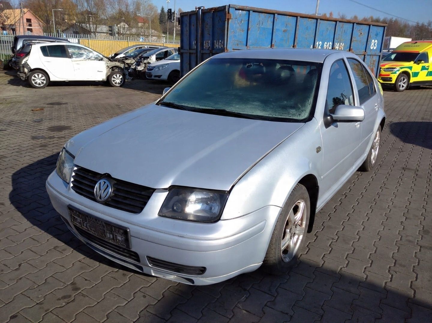 VOLKSWAGEN VW BORA SEDAN LAMPA PRAWA TYŁ TYLNA HELLA EUROPA