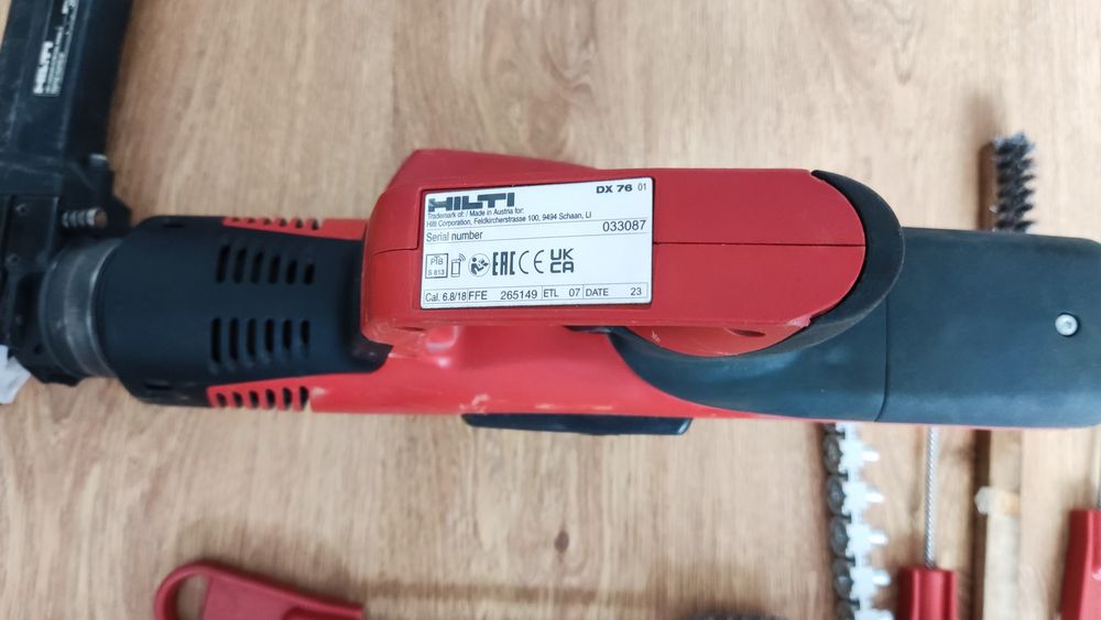 Osadzak Hilti DX76 z magazynkiem MX76