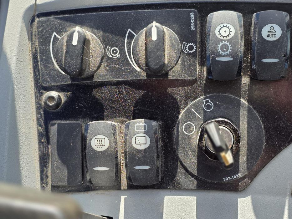 Ładowarka Cat 906H2