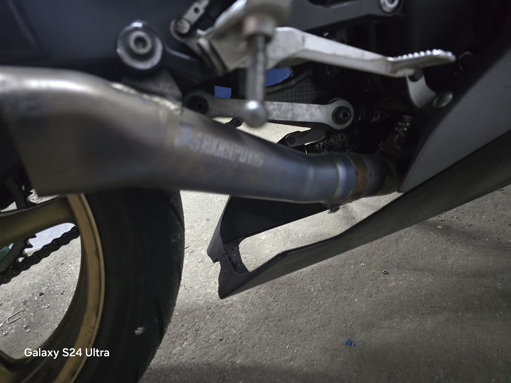 Vendo linha de escape r6 2009 akrapovic
