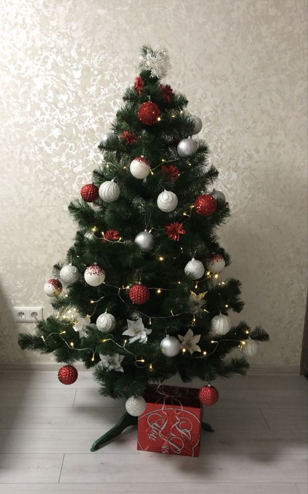 Продам ялинку б/у