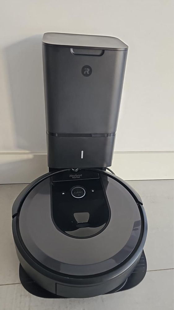iRobot Roomba i7+