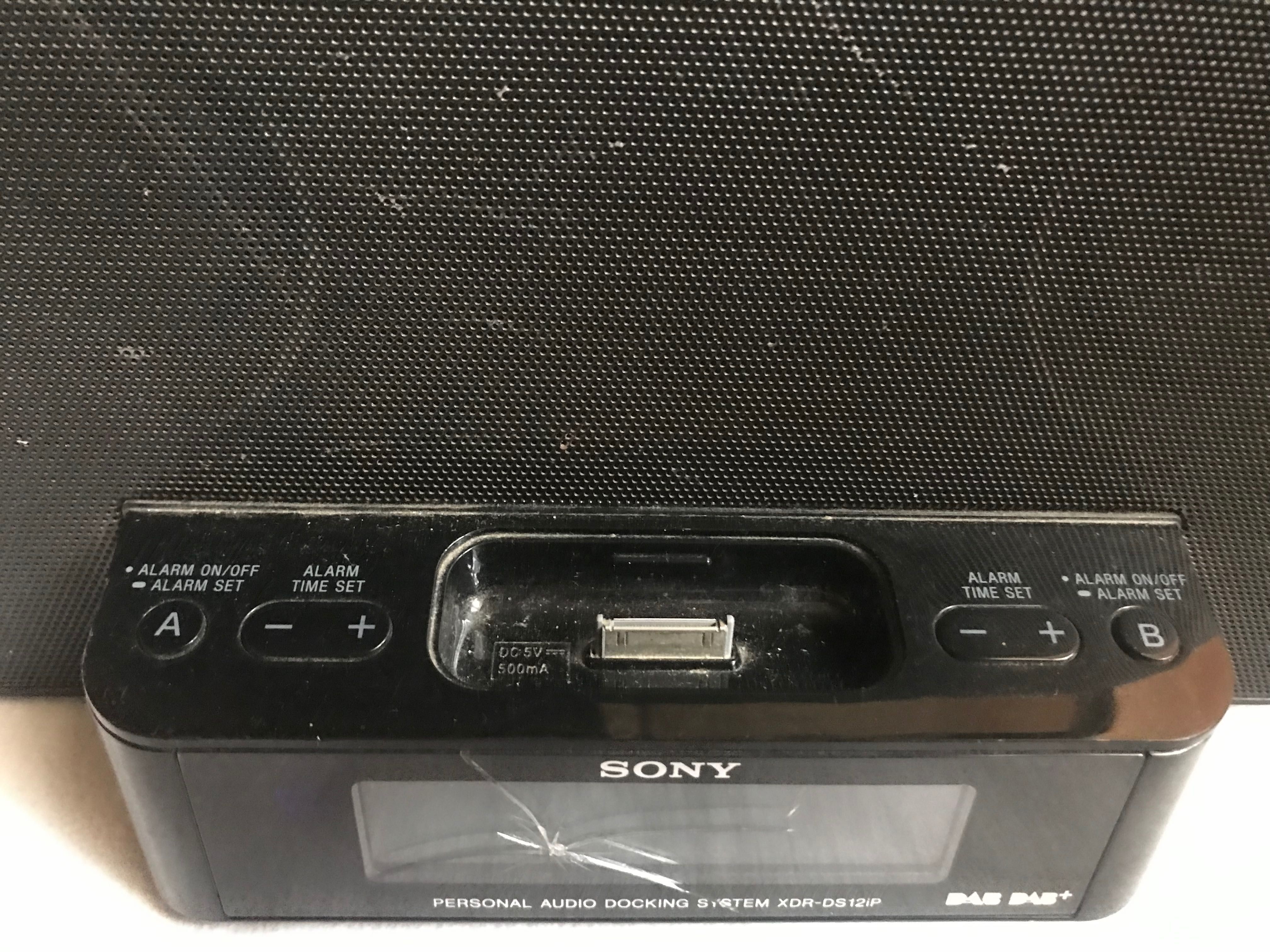 Докстанція-радіоприймач Sony XDR-DS12iP
