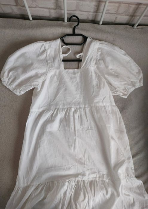 Romantyczna biała sukienka