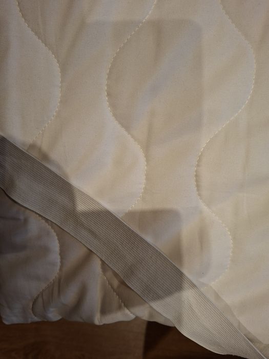 Materac nawierzchniowy 130x200 pianka PUR nakładka
