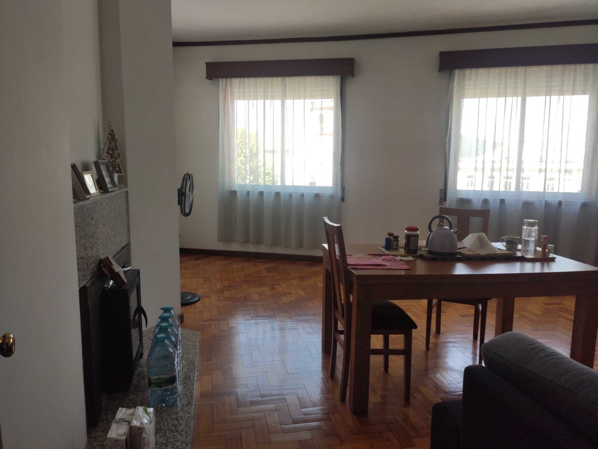 Apartamento em Largo do Conde de Castelo de Paiva