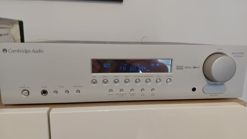 sprzedam ładny amplituner z pilotem