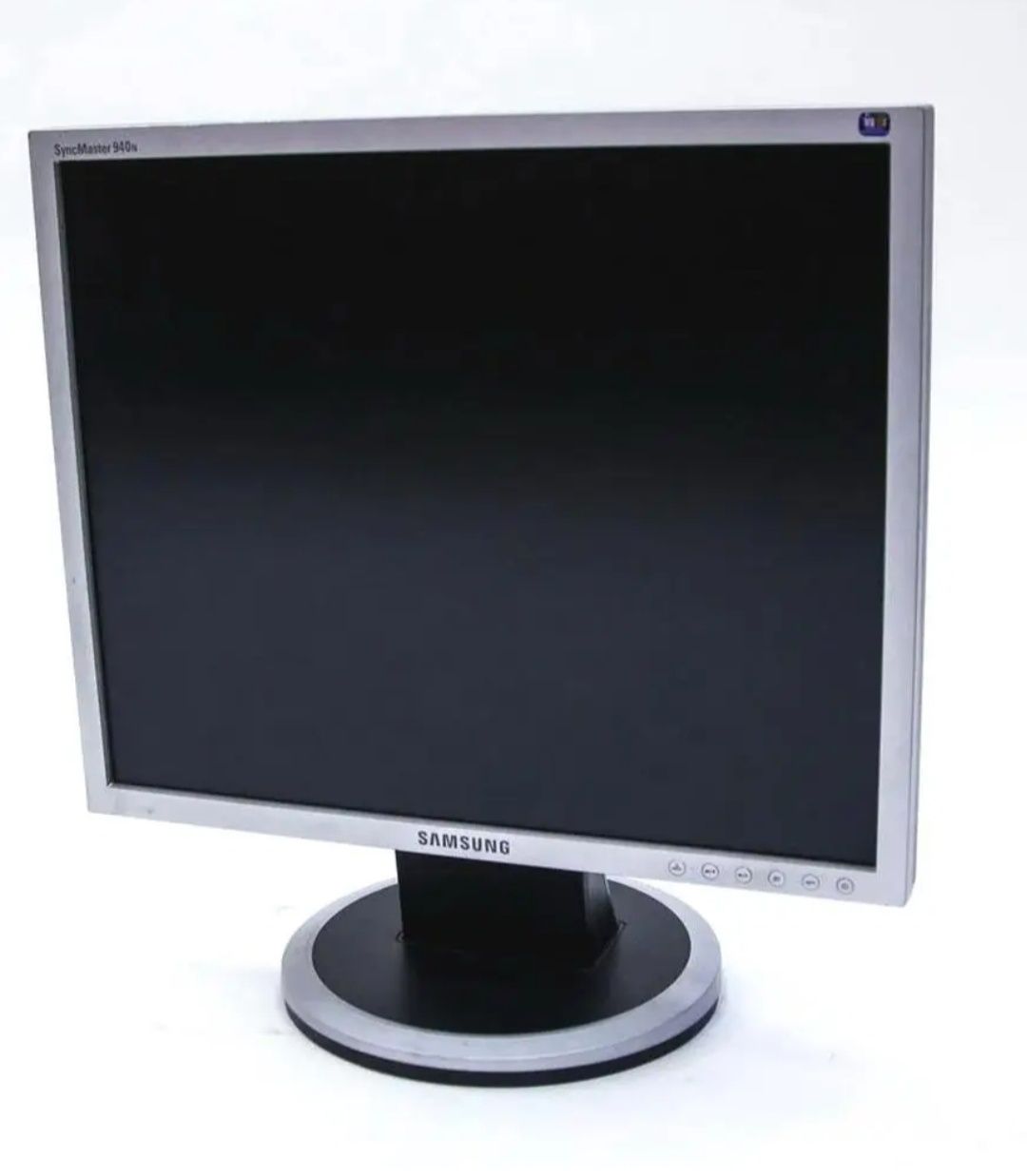 Монітор 19" Samsung 940N LS19HALKSB Сріблястий
Характеристики
Відгуки