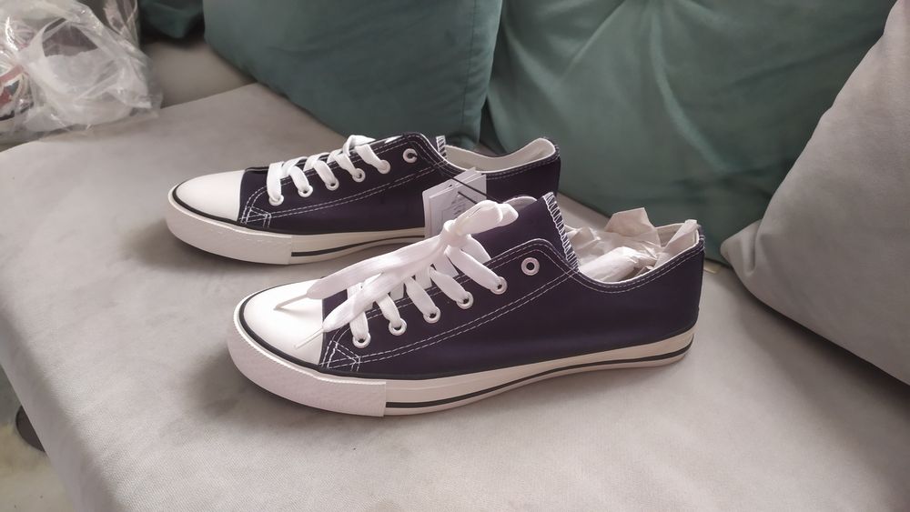 Tênis novos tamanho 42