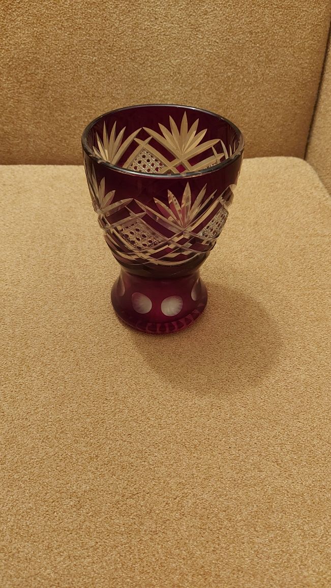 Piękny kryształowy wazonik Purpurowy antyk PRL
