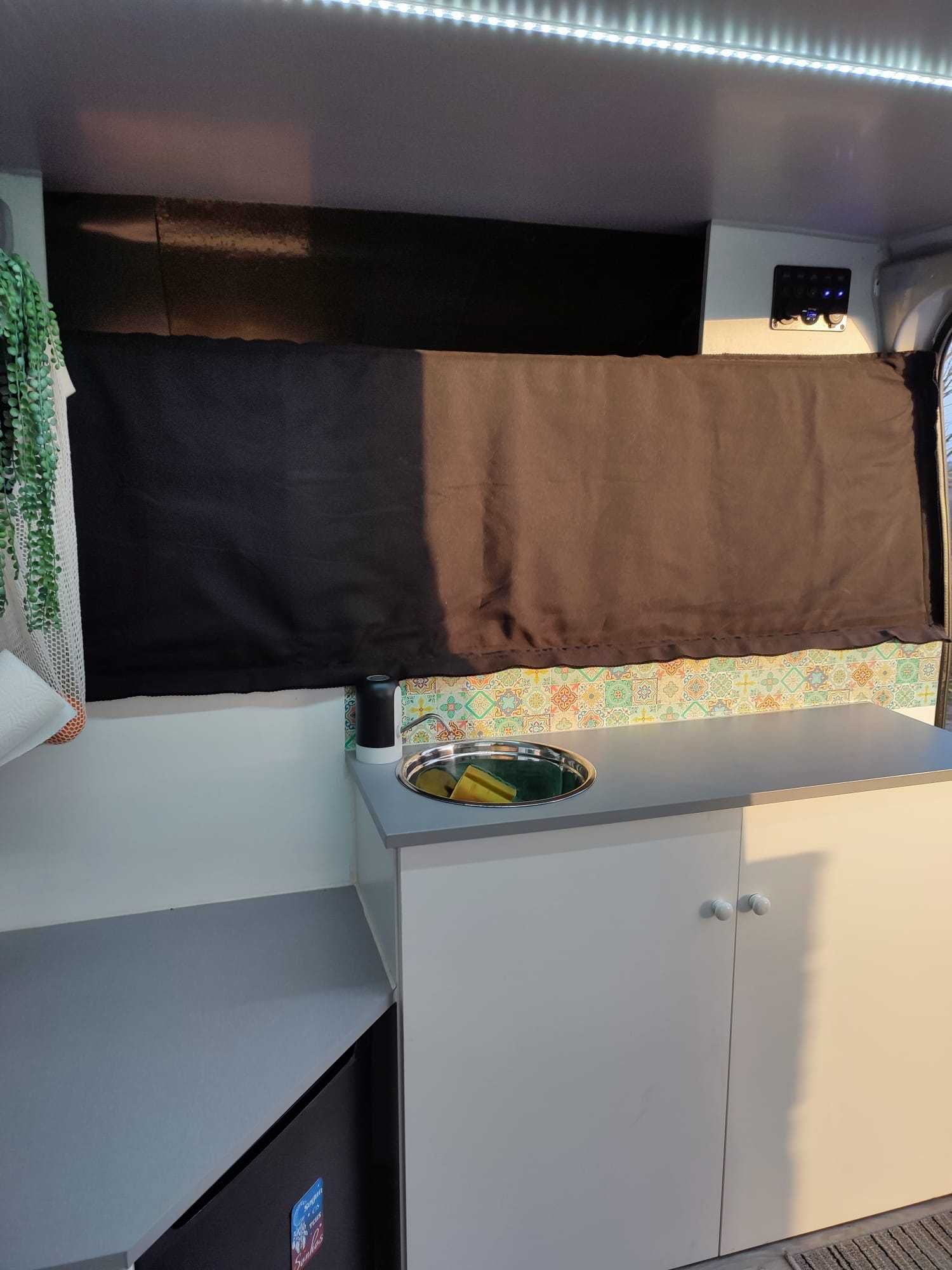Campervan autovivenda Ford Transit legalizada (Inspeção até 11/2026)