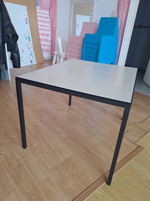 Mesas de ferro pequenas