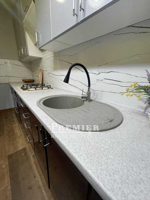 В продаже дом на берегу моря.