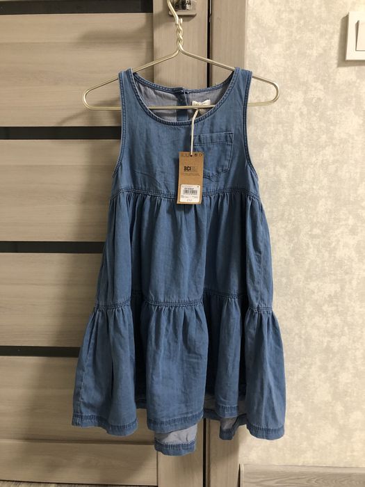 Платье Next летнее красивое.