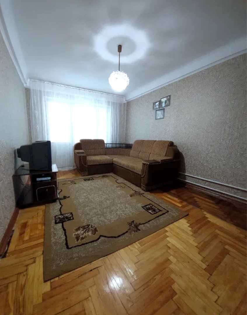 Продается 2-х комн. квартира по ул. Комарова