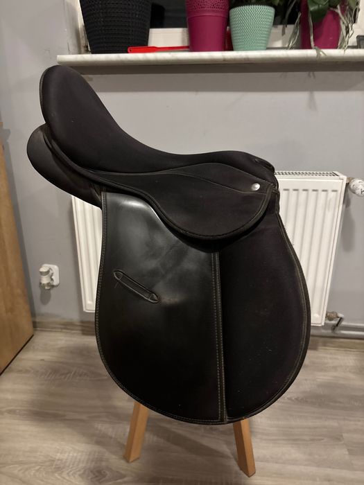 Syntetyczne wszechstronne siodło HORZE 17,5