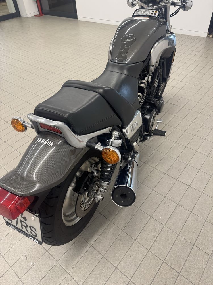 Yamaha V-Max 1200 Full Power Carbon Edition