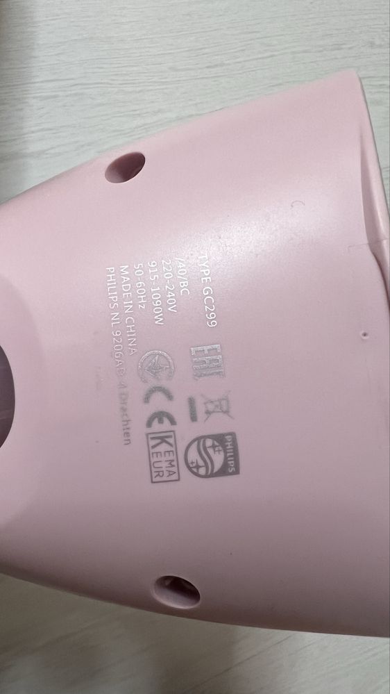 Ręczny steamer do ubrań Philips GC299