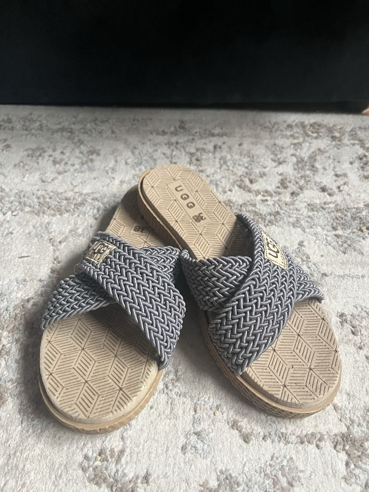 Klapki UGG Australia roz 38