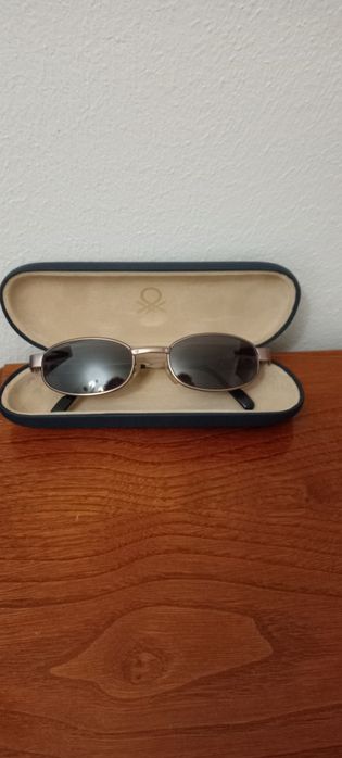 Óculos de sol marca Benetton