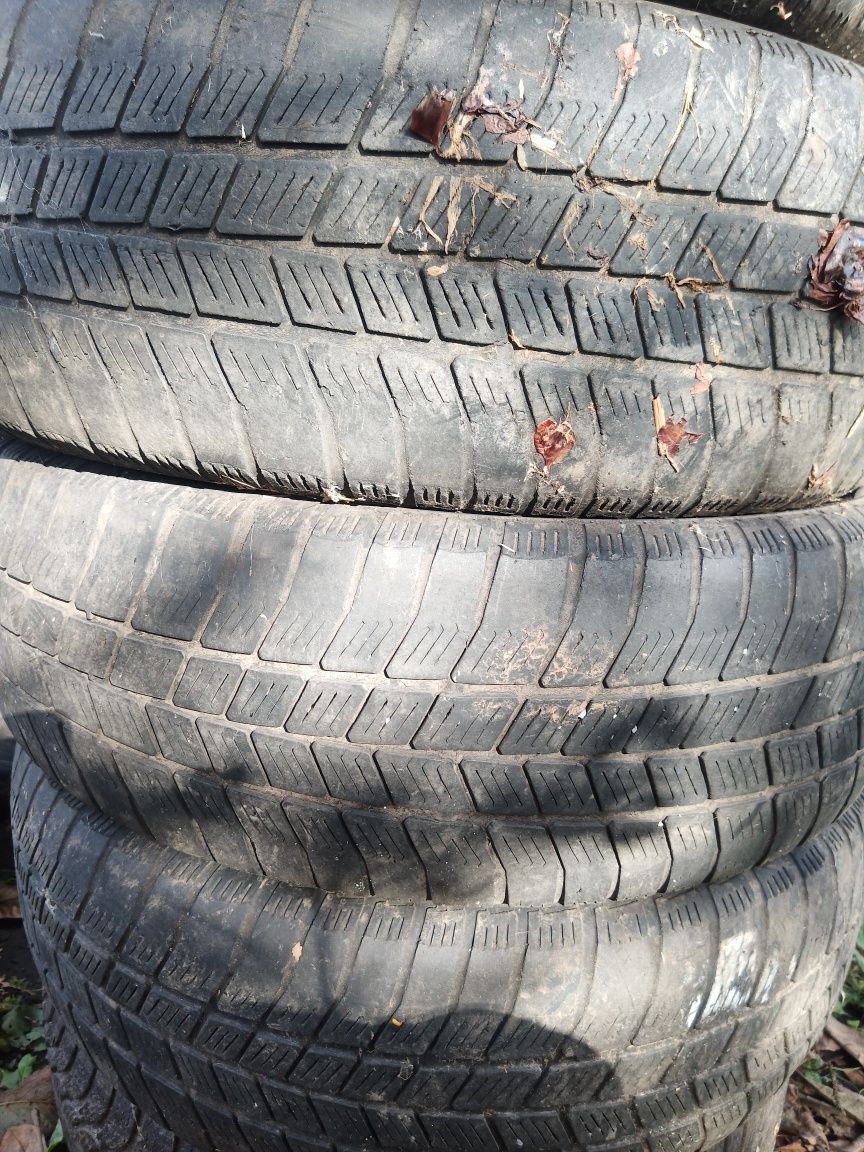 Продам резину 195/65R15