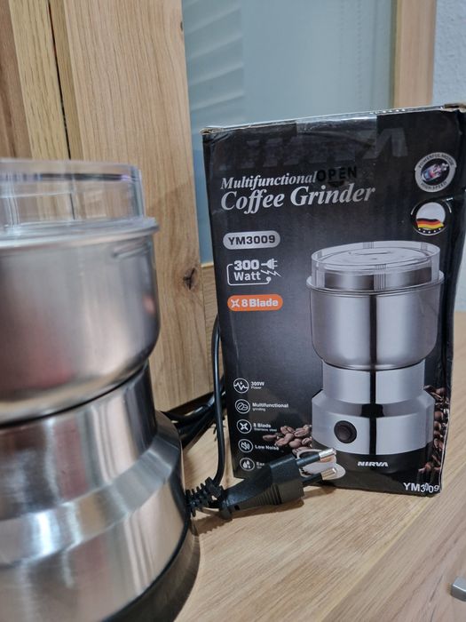 Moinho elétrico para grão e café. Em aço inoxidável. Novo