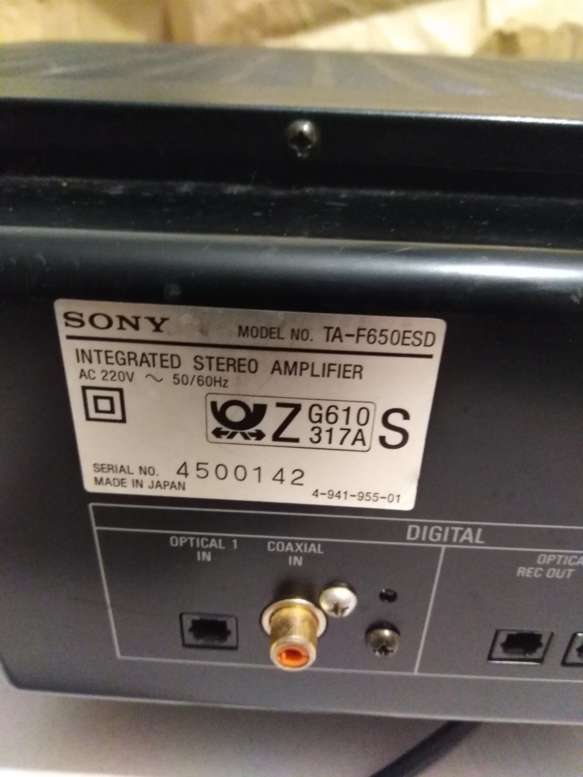 Интегральный усилитель SONY TA-F 650 ESD.